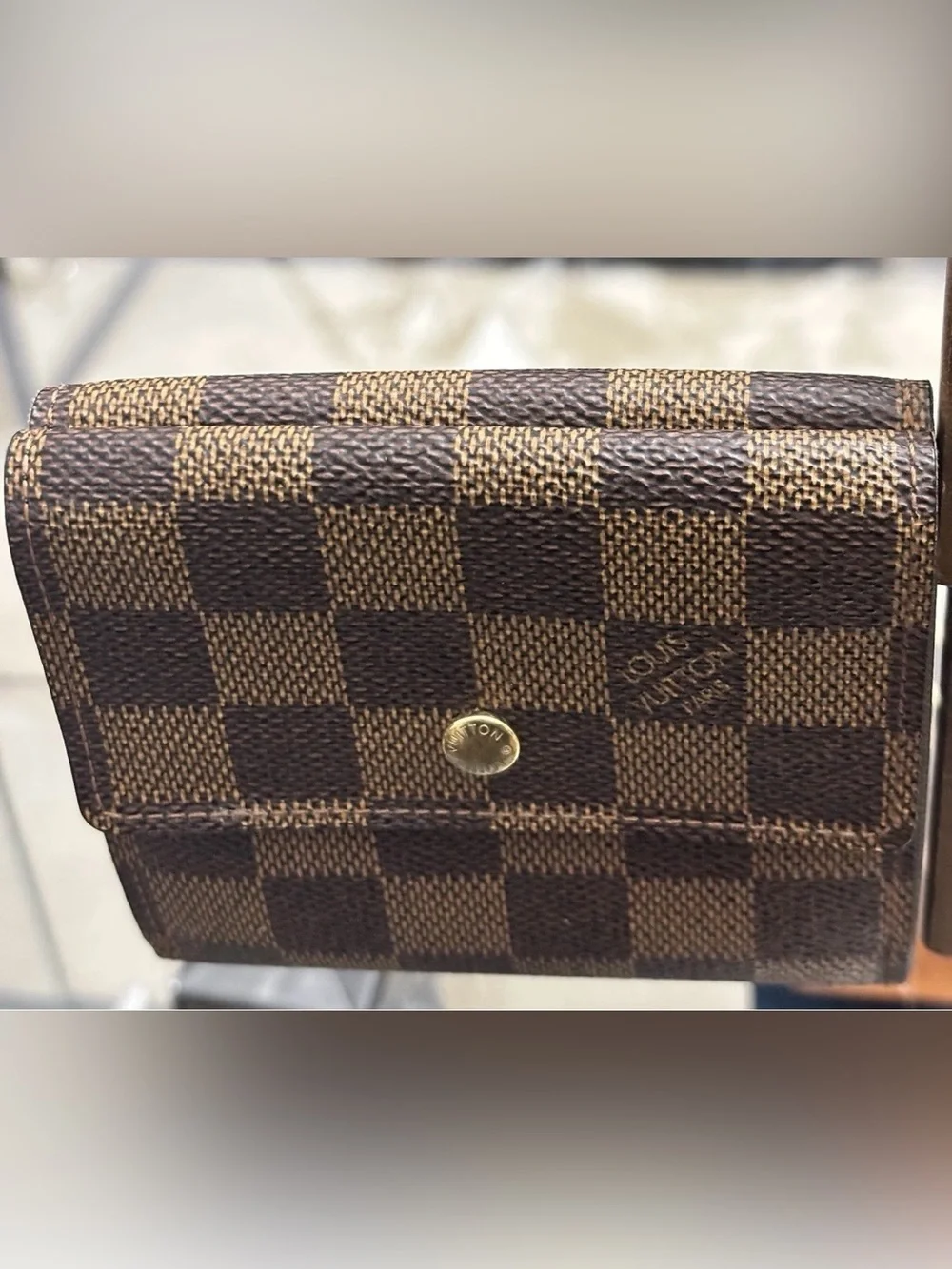 Authentic Louis Vuitton Damier Portefeuille Elise Wallet Purse. COA Included..